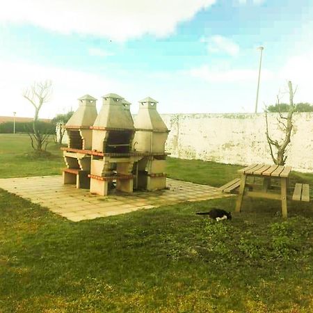 Beach Front Apartment - With Swimming Pool, Barbecue And Tennis Court! Viana do Castelo Esterno foto