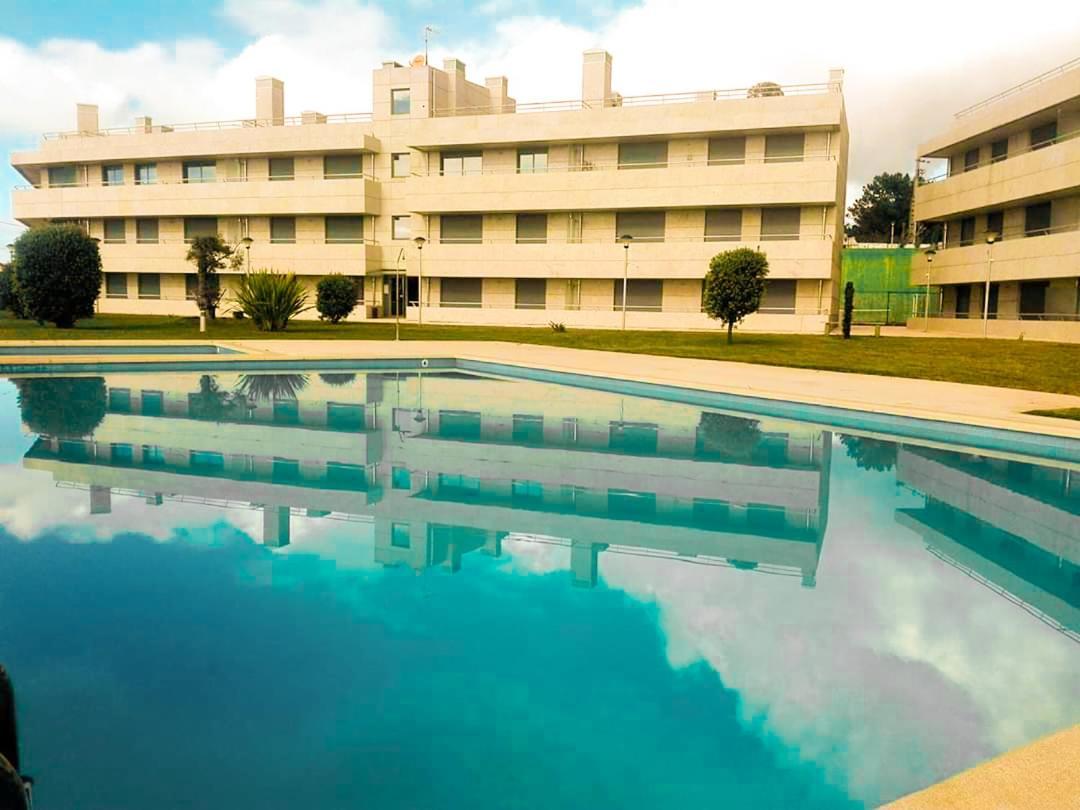 Beach Front Apartment - With Swimming Pool, Barbecue And Tennis Court! Viana do Castelo Esterno foto