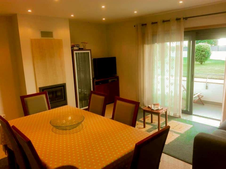 Beach Front Apartment - With Swimming Pool, Barbecue And Tennis Court! Viana do Castelo Esterno foto